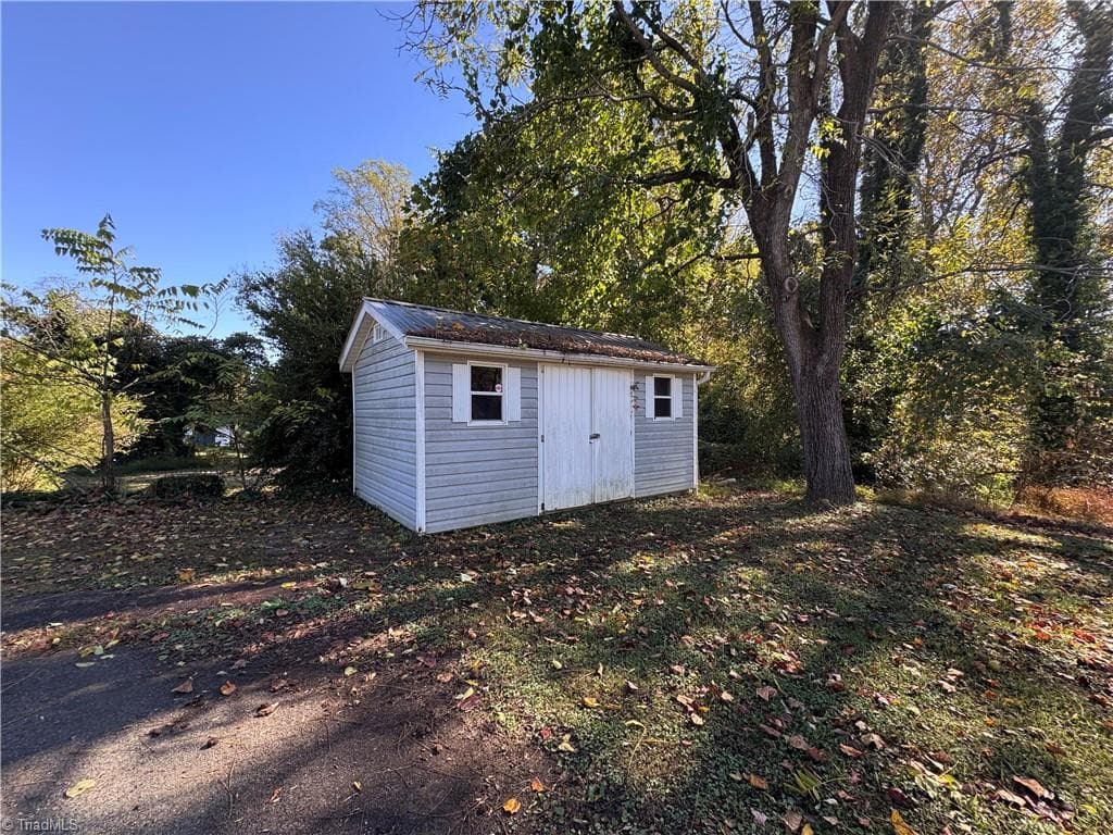 Stick/Site Built at 531 Elk Spur Street, Elkin NC 28621, photo 19 of 20