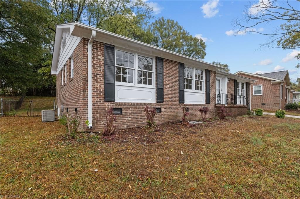 Stick/Site Built at 2407 Four Seasons Boulevard, Greensboro NC 27407, photo 15 of 37