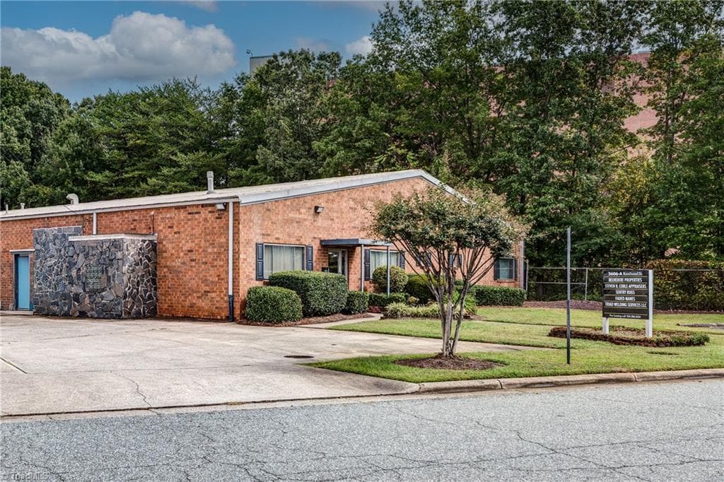 Office at 2606 Branchwood Drive # A, Greensboro NC 27408, Greensboro, photo 2 of 10