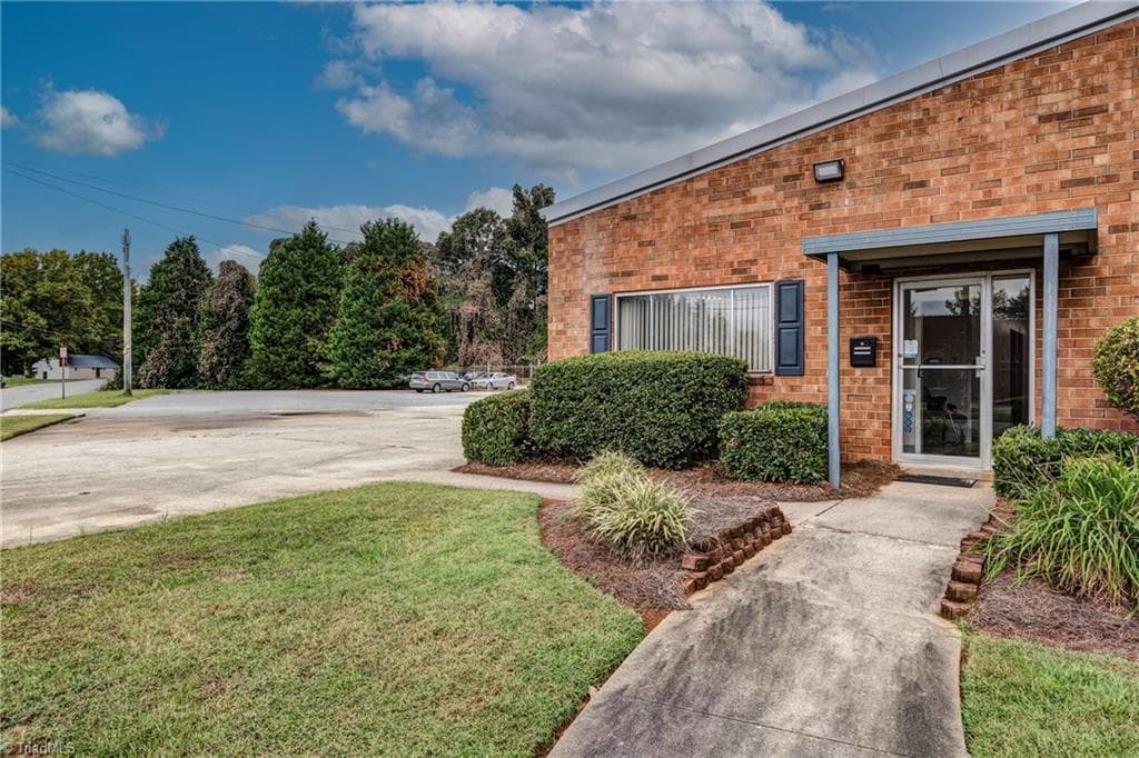 Office at 2606 Branchwood Drive # A, Greensboro NC 27408, Greensboro, photo 4 of 10