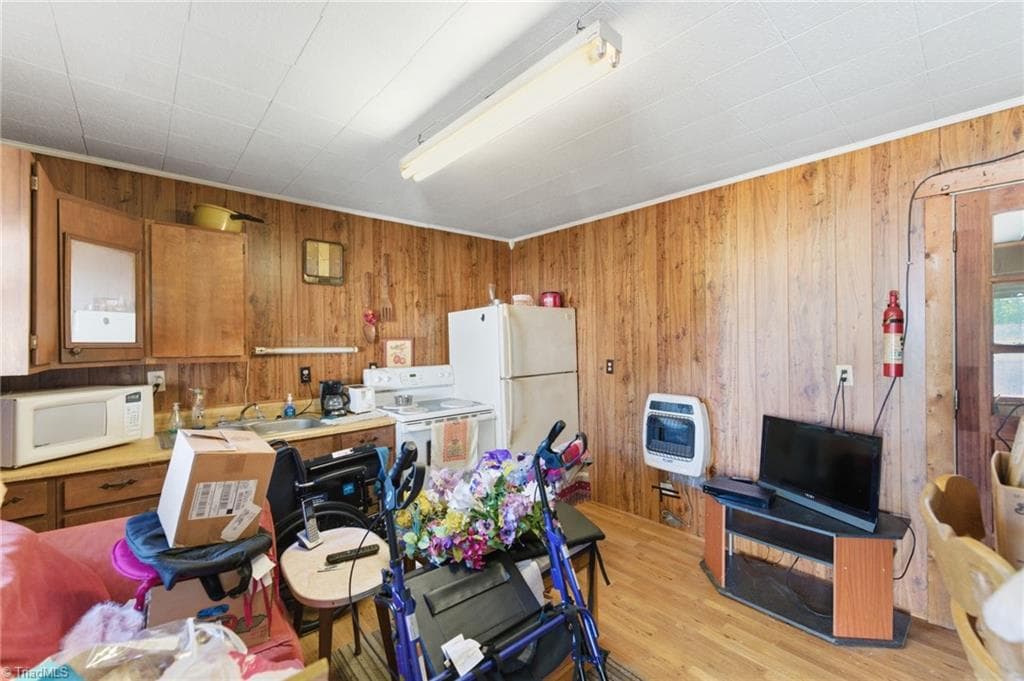 Stick/Site Built at 611 Riverside Drive, Eden NC 27288, photo 23 of 26