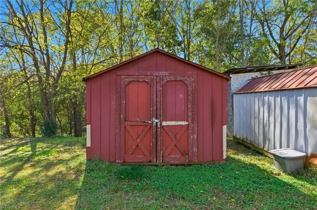 Stick/Site Built at 611 Riverside Drive, Eden NC 27288, photo 17 of 26