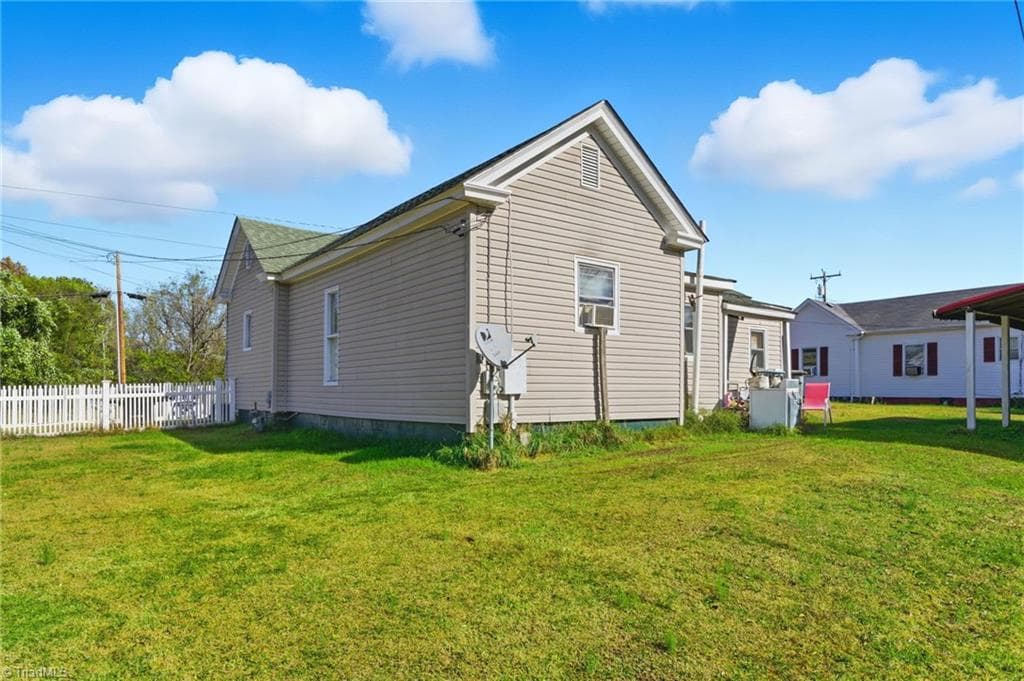 Stick/Site Built at 611 Riverside Drive, Eden NC 27288, photo 16 of 26