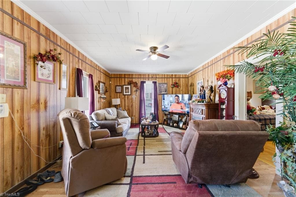 Stick/Site Built at 611 Riverside Drive, Eden NC 27288, photo 5 of 26