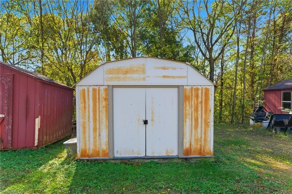 Stick/Site Built at 611 Riverside Drive, Eden NC 27288, photo 20 of 26