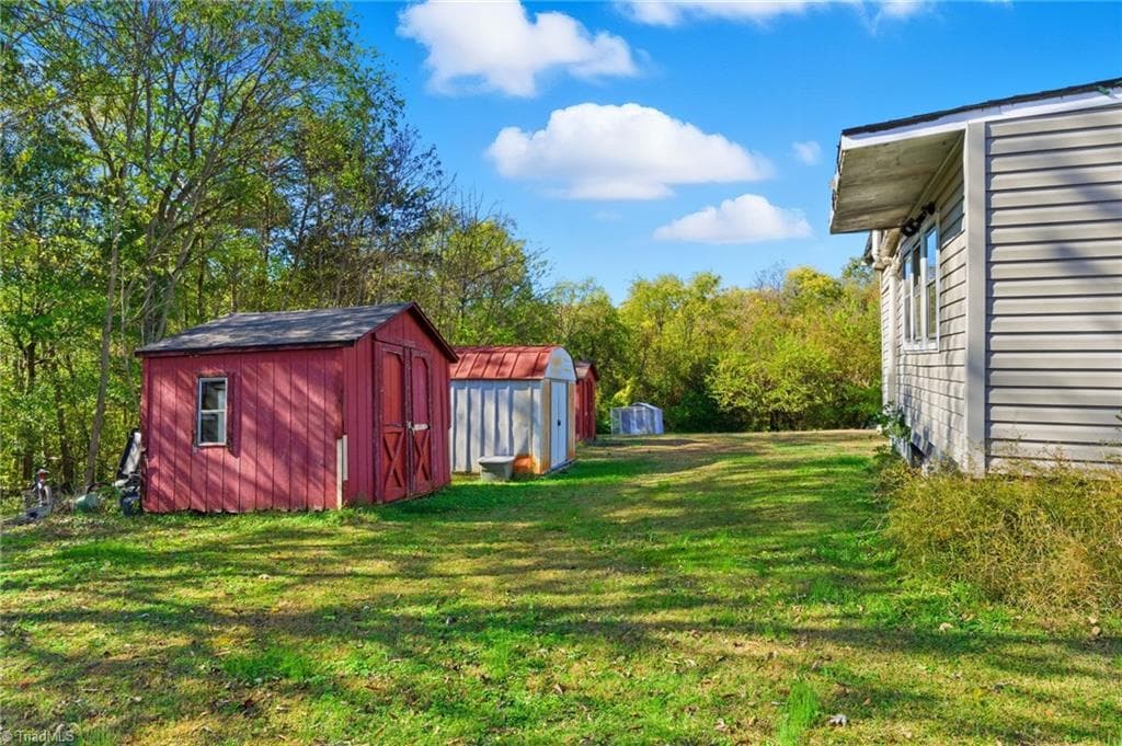 Stick/Site Built at 611 Riverside Drive, Eden NC 27288, photo 18 of 26