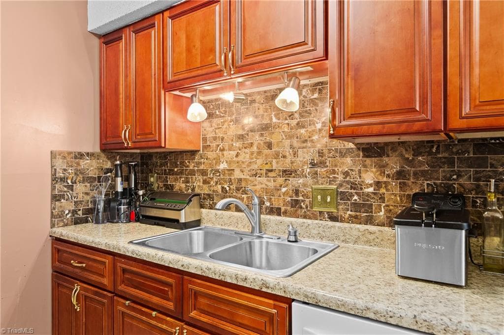 Stick/Site Built at 3753 Heathrow Drive, Winston-Salem NC 27127, Winston-Salem, photo 6 of 31