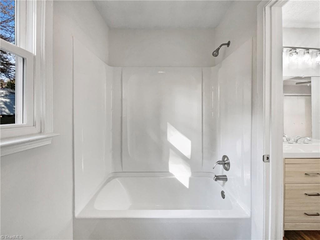 Stick/Site Built at 4051 Gordon Court, Winston-Salem NC 27104, Winston-Salem, photo 17 of 18