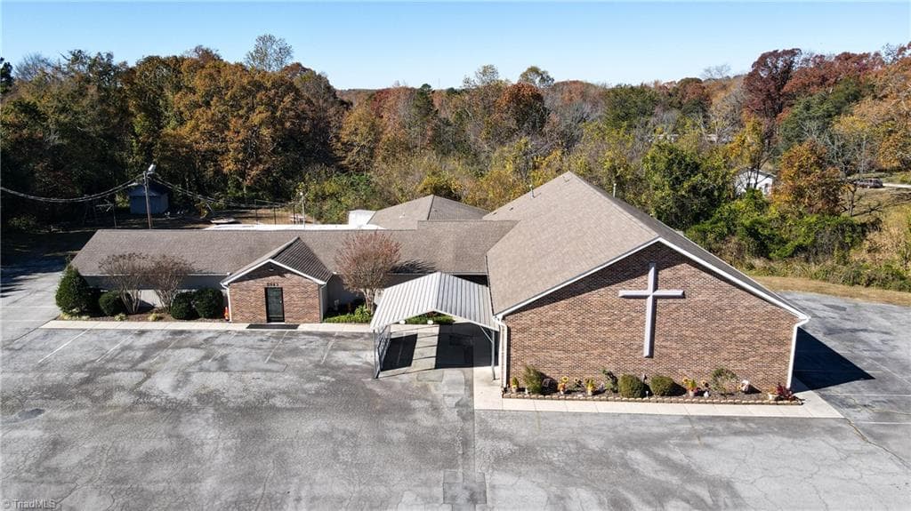 Remarks at 5043 Meadowbrook Drive, Trinity NC 27370, photo 2 of 40