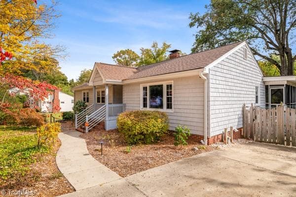 Stick/Site Built at 2311 Fernwood Drive, Greensboro NC 27408, photo 4 of 40