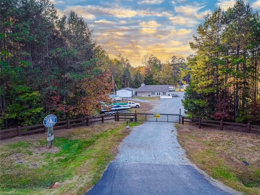 Single Family Residence at 900 Starboard Reach, Lexington NC 27292, photo 10 of 19
