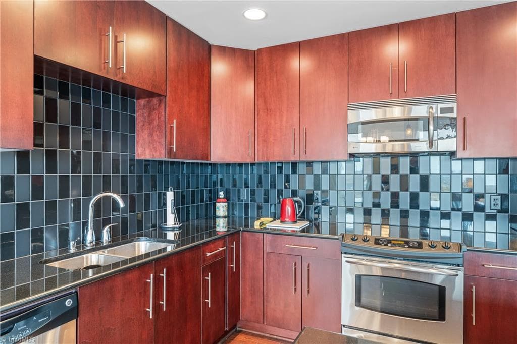 Stick/Site Built at 201 N Elm Street # 1207, Greensboro NC 27401, photo 16 of 36