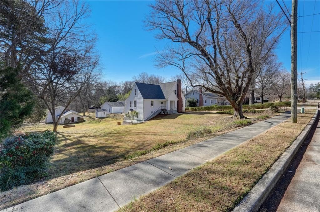 Stick/Site Built at 263 Main Street W, Yanceyville NC 27379, photo 4 of 50