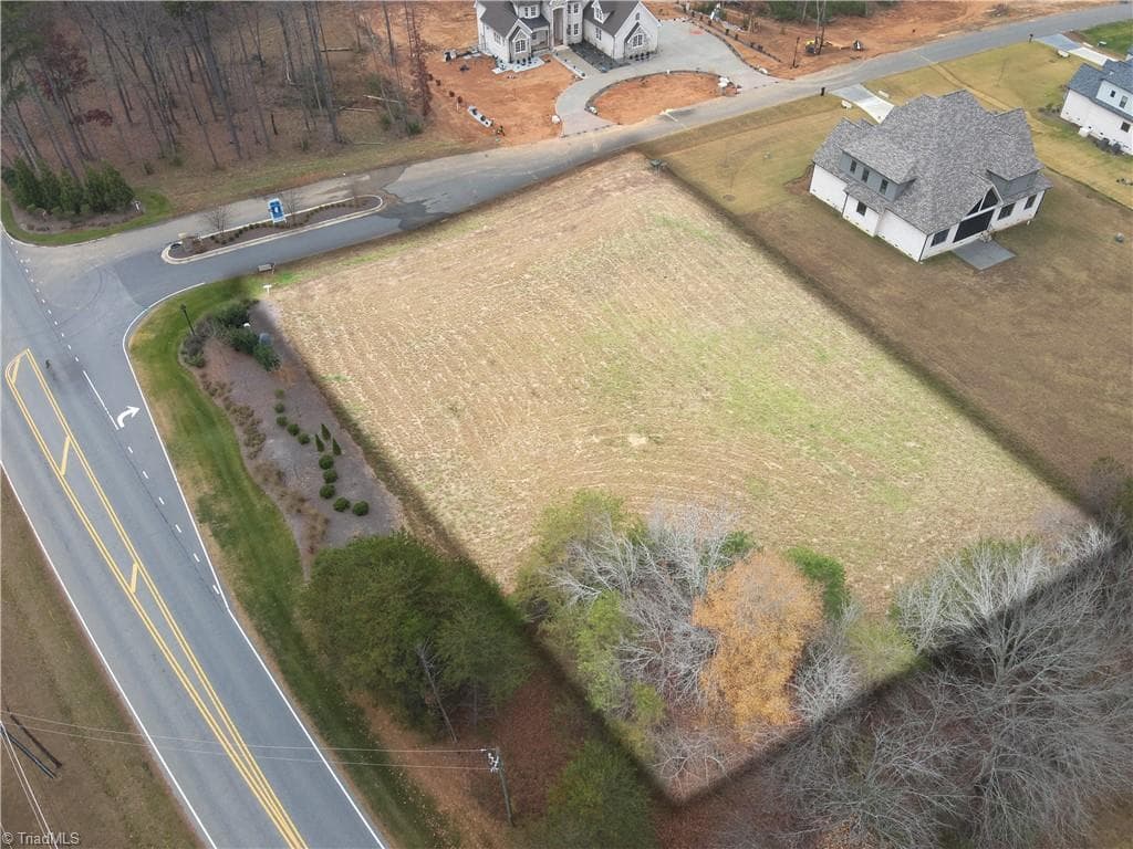 Single Family Residence at 1000 Old Hickory Court, Summerfield NC 27455, photo 5 of 8
