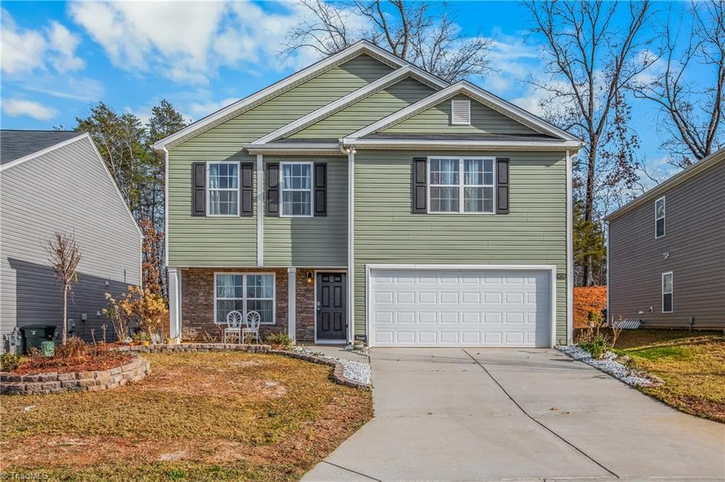 Stick/Site Built at 6729 Capstone Court, Rural Hall NC 27045, photo 2 of 38