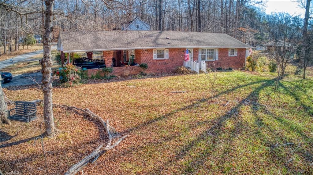 195 Claybon Drive, Advance NC 27006