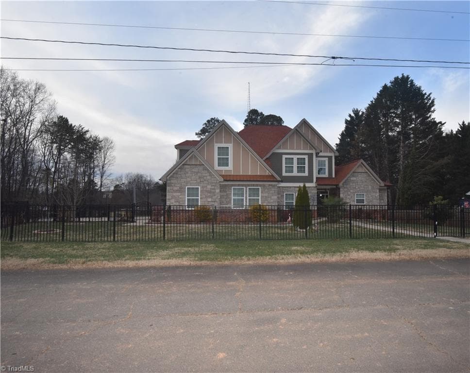 Stick/Site Built at 1413 Bancroft Street, Winston-Salem NC 27127, Winston-Salem, photo 2 of 44