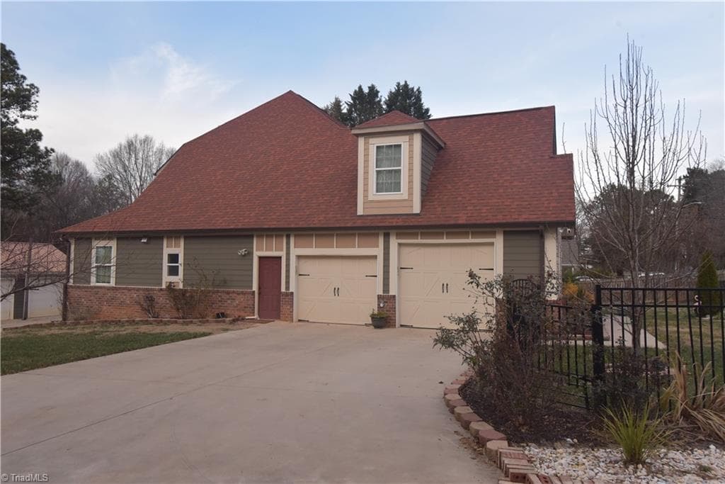 Stick/Site Built at 1413 Bancroft Street, Winston-Salem NC 27127, Winston-Salem, photo 6 of 44