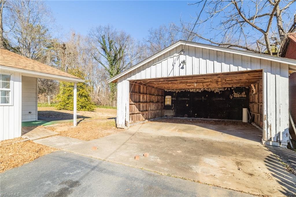 Stick/Site Built at 814 Martin Street, Eden NC 27288, photo 26 of 34