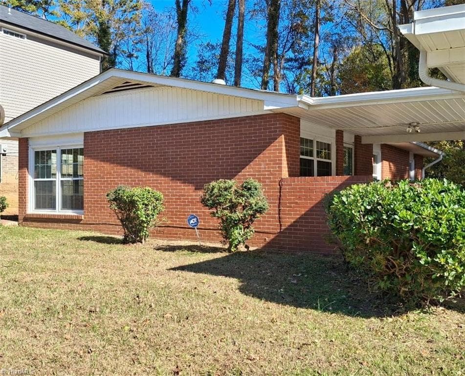 Stick/Site Built at 1517 Lincoln Street, Greensboro NC 27401, photo 2 of 10