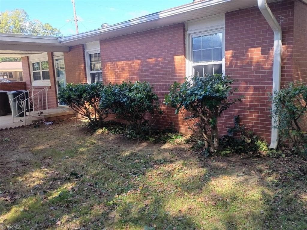 Stick/Site Built at 1517 Lincoln Street, Greensboro NC 27401, photo 6 of 10