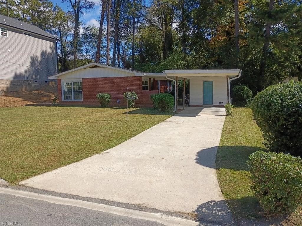 Stick/Site Built at 1517 Lincoln Street, Greensboro NC 27401, photo 5 of 10