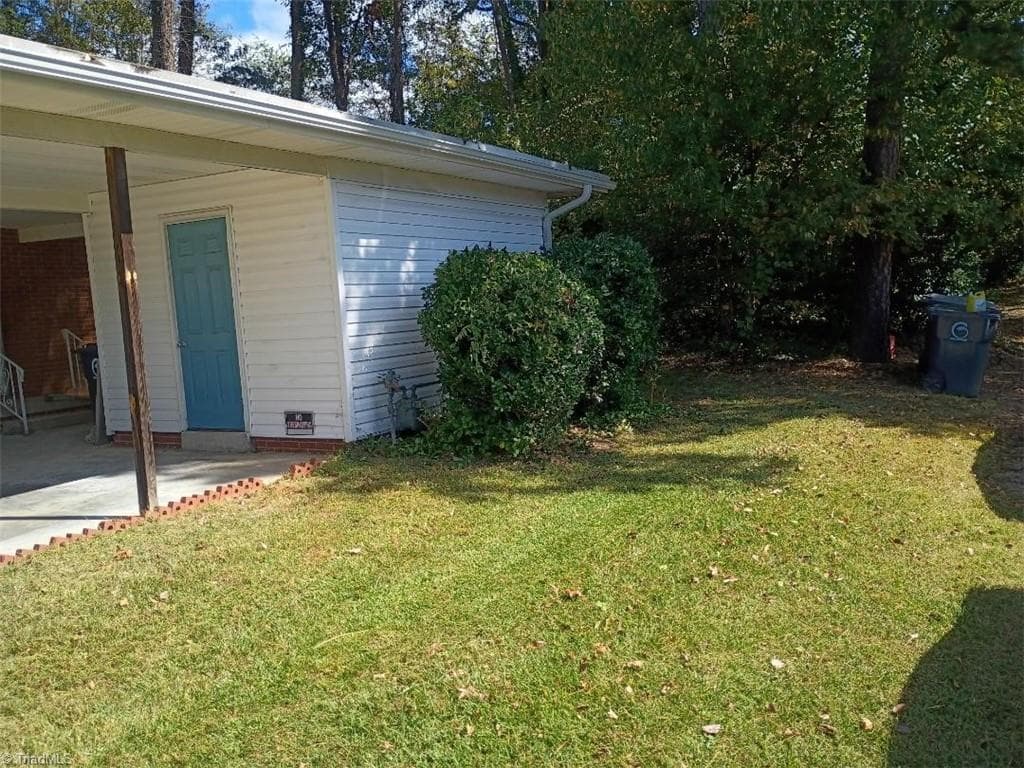 Stick/Site Built at 1517 Lincoln Street, Greensboro NC 27401, photo 4 of 10