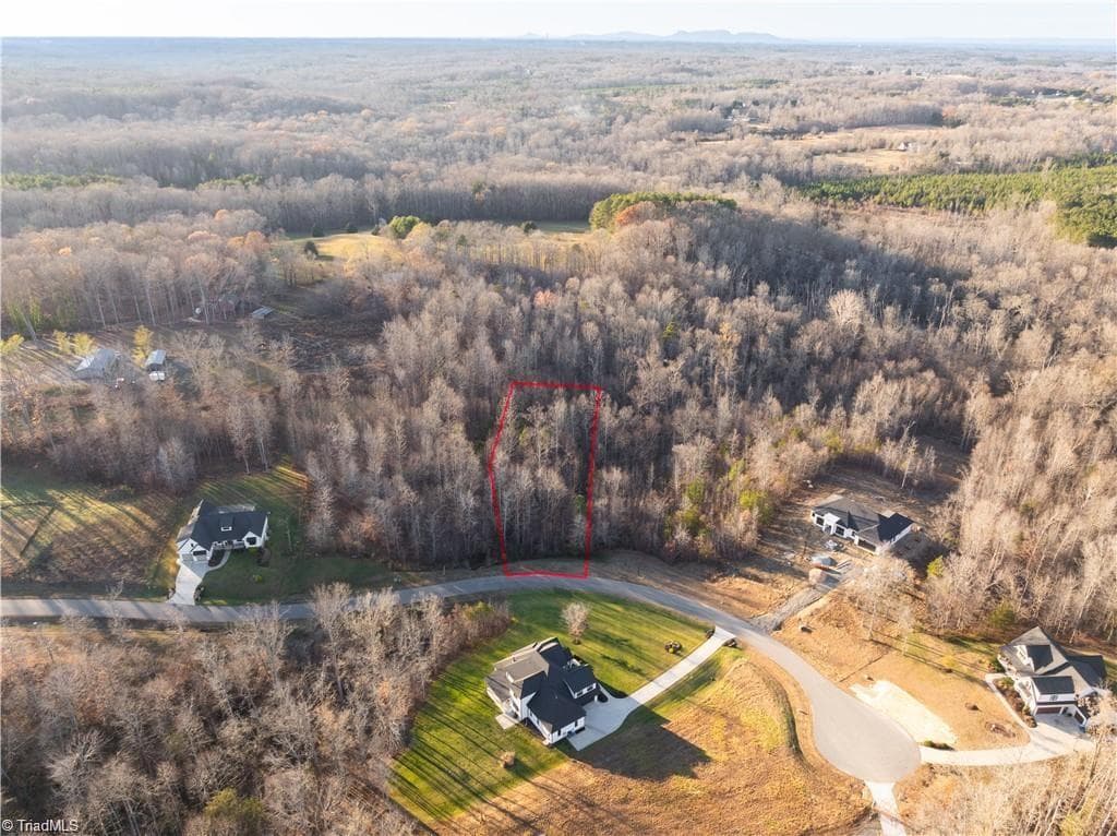 Single Family Residence at 2527 Rivers Edge Road, Summerfield NC 27358, photo 6 of 6