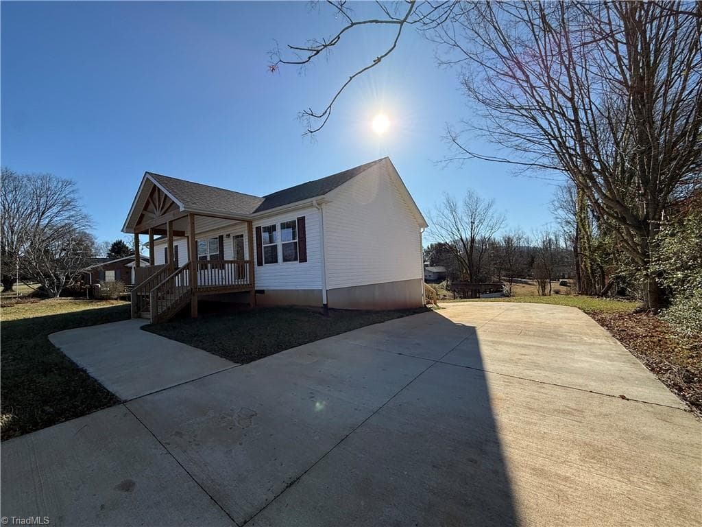 Modular at 812 W Main Street, Pilot Mountain NC 27041, Pilot Mountain, photo 2 of 32