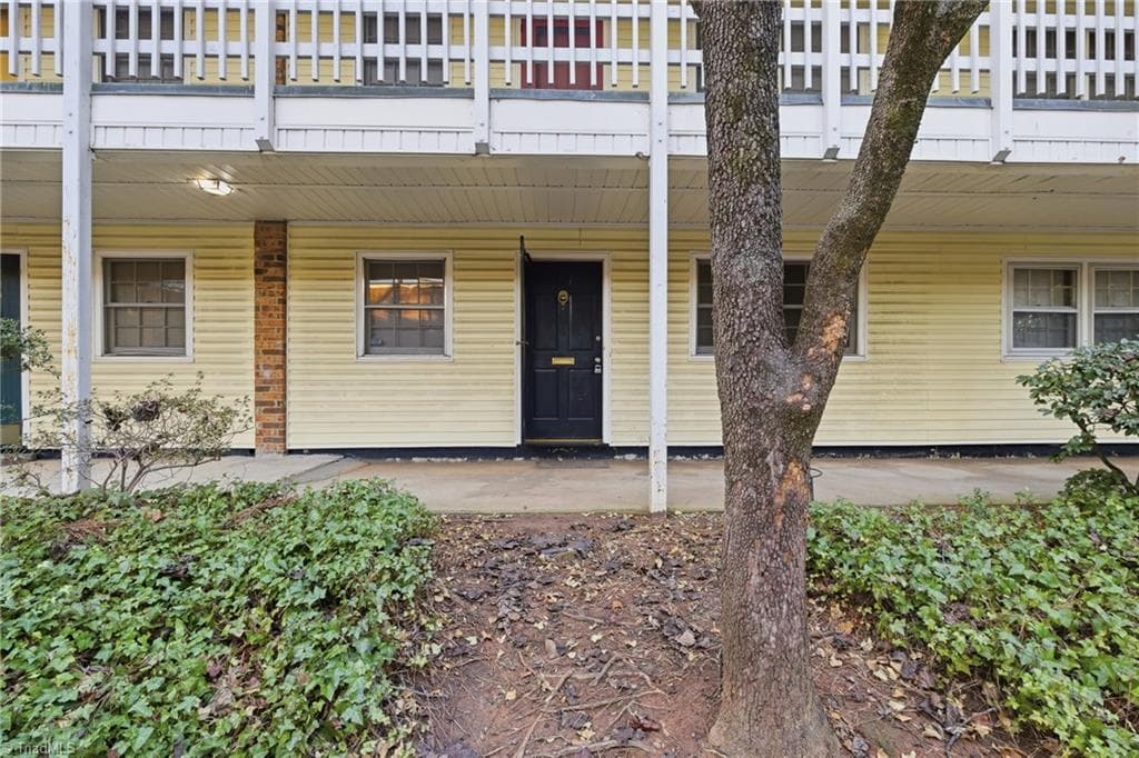 Condominium at 2810 Carriage Drive # D, Winston-Salem NC 27106, Winston-Salem, photo 2 of 50