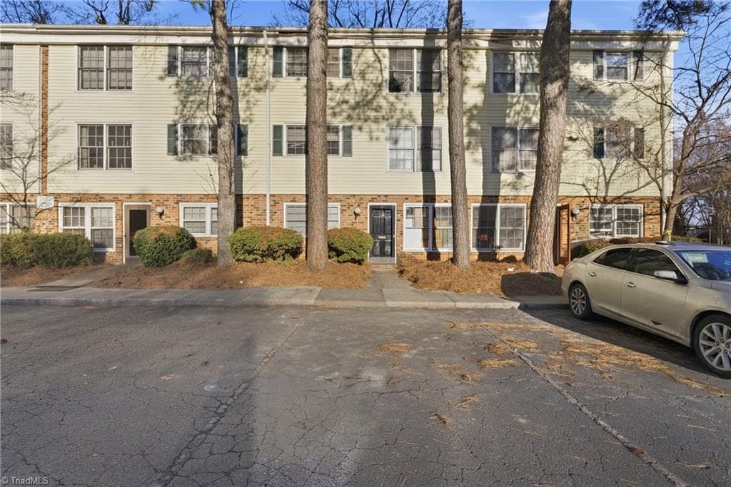 2810 Carriage Drive # D, Winston-Salem NC 27106
