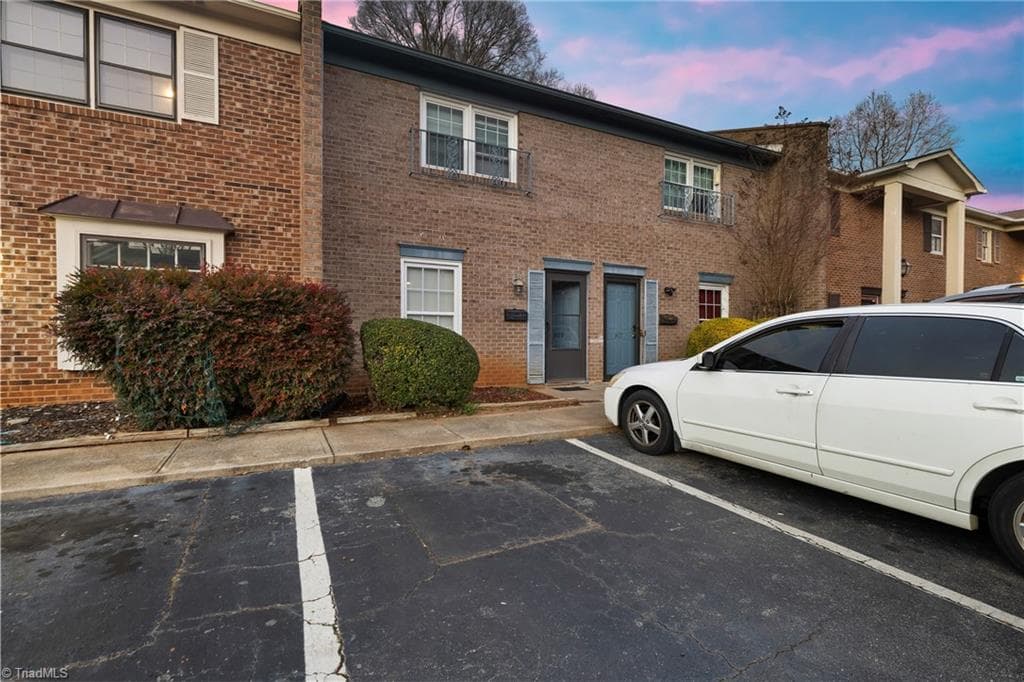Condominium at 2810 Carriage Drive # D, Winston-Salem NC 27106, Winston-Salem, photo 49 of 50