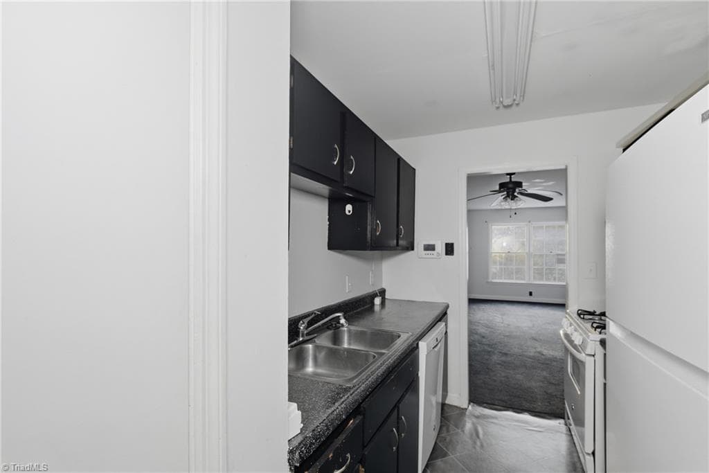 Condominium at 2810 Carriage Drive # D, Winston-Salem NC 27106, Winston-Salem, photo 4 of 50