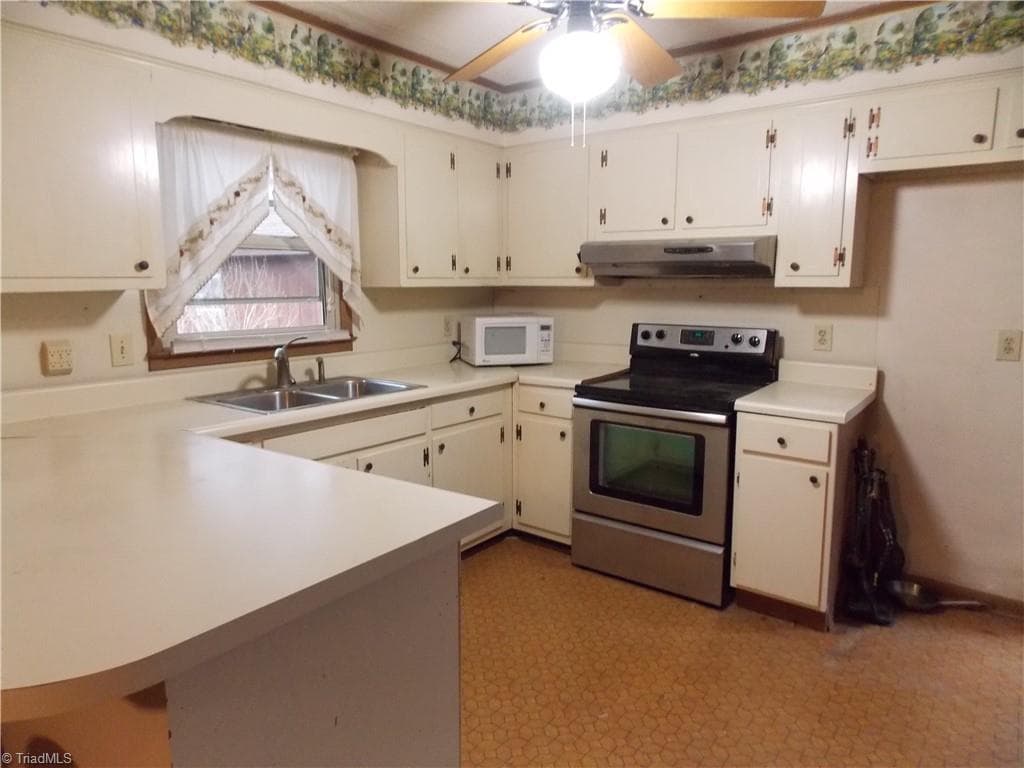 Stick/Site Built at 1004 Hillcroft Road, Browns Summit NC 27214, photo 23 of 29