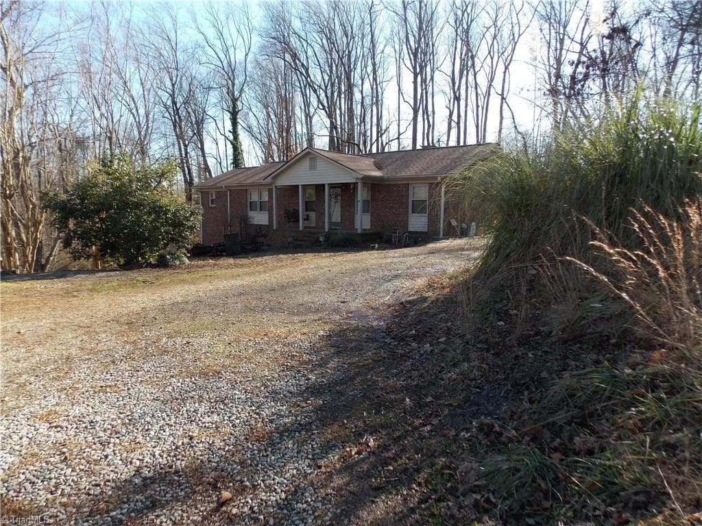 Stick/Site Built at 1004 Hillcroft Road, Browns Summit NC 27214, photo 6 of 29