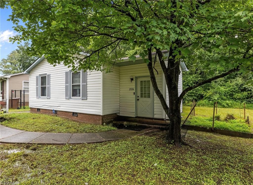 Stick/Site Built at 2036 Willow Road, Greensboro NC 27406, photo 6 of 19