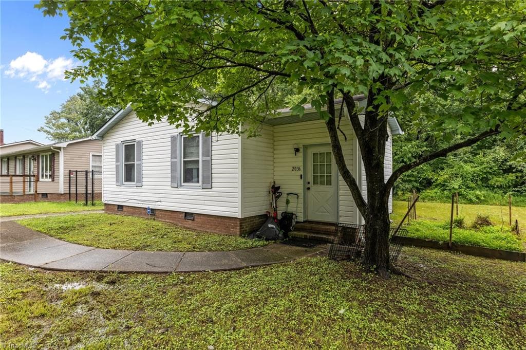 Stick/Site Built at 2036 Willow Road, Greensboro NC 27406, photo 7 of 19