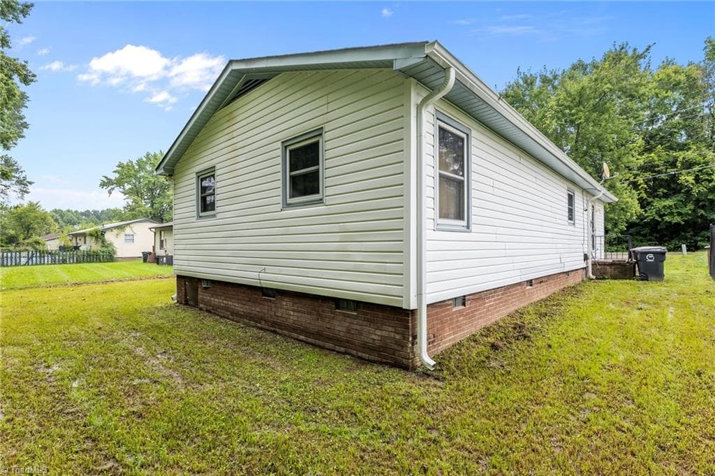 Stick/Site Built at 2036 Willow Road, Greensboro NC 27406, photo 5 of 19