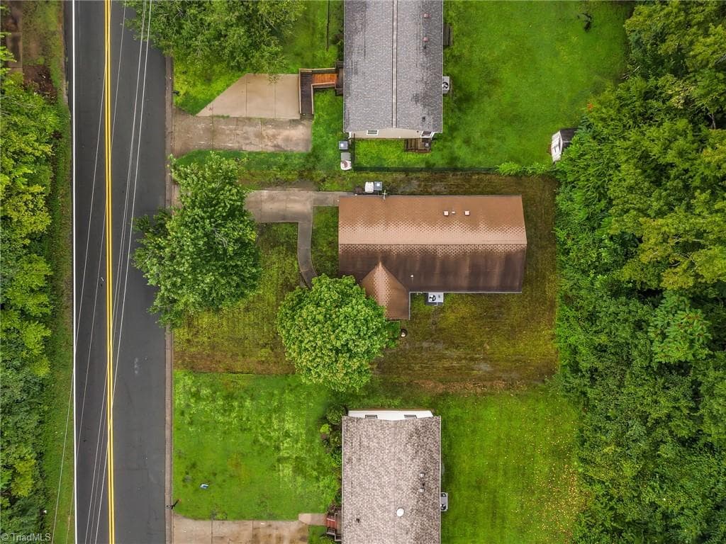 Stick/Site Built at 2036 Willow Road, Greensboro NC 27406, photo 9 of 19