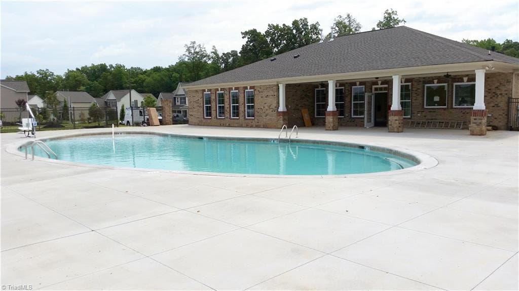 Stick/Site Built at 4712 Willowstone Drive, High Point NC 27265, photo 8 of 39