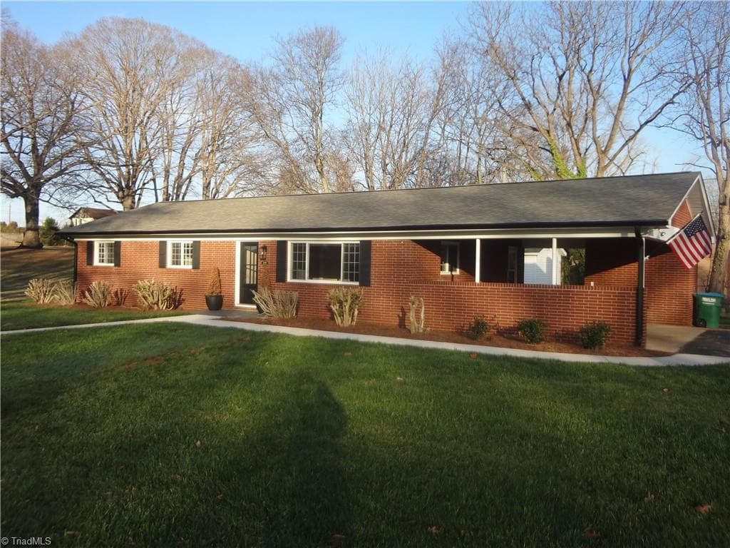 108 N Bingham Street, Denton NC 27239