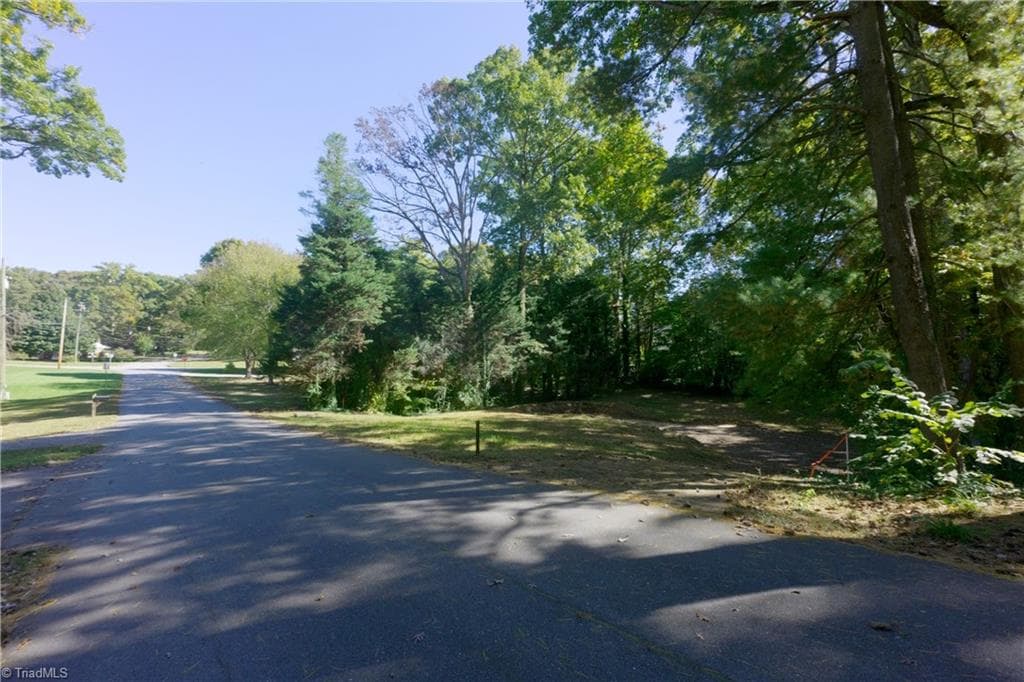 Single Family Residence at 1039 Huntingdon Road, Winston-Salem NC 27104, Winston-Salem, photo 65 of 96