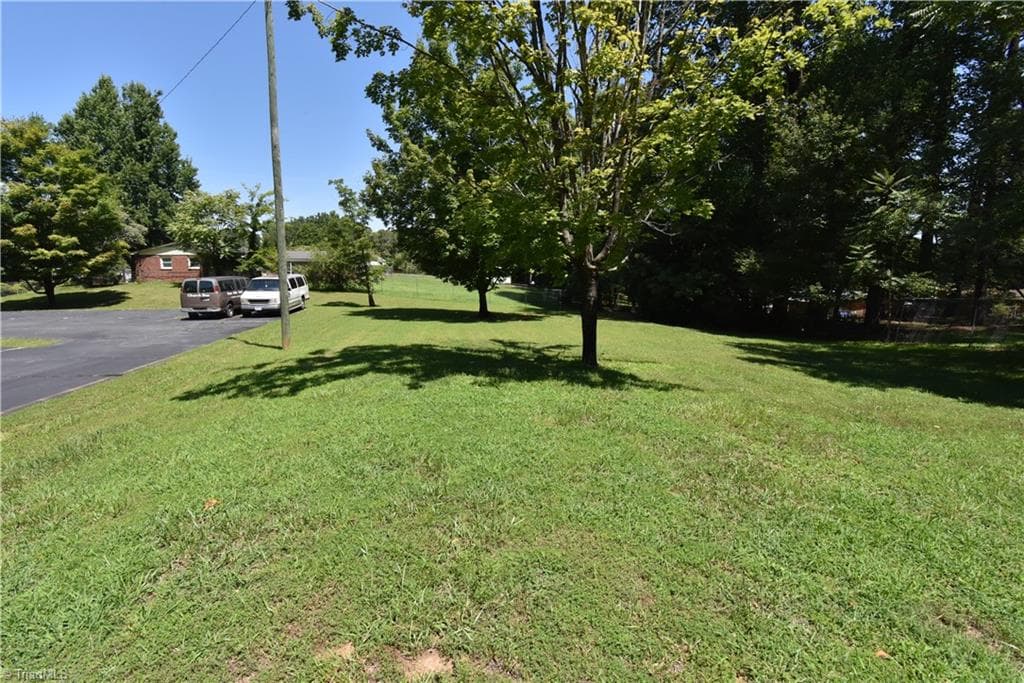 Remarks at 1355 Peachtree Street, Winston-Salem NC 27107, Winston-Salem, photo 11 of 58