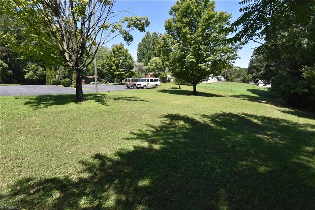 Remarks at 1355 Peachtree Street, Winston-Salem NC 27107, Winston-Salem, photo 5 of 58