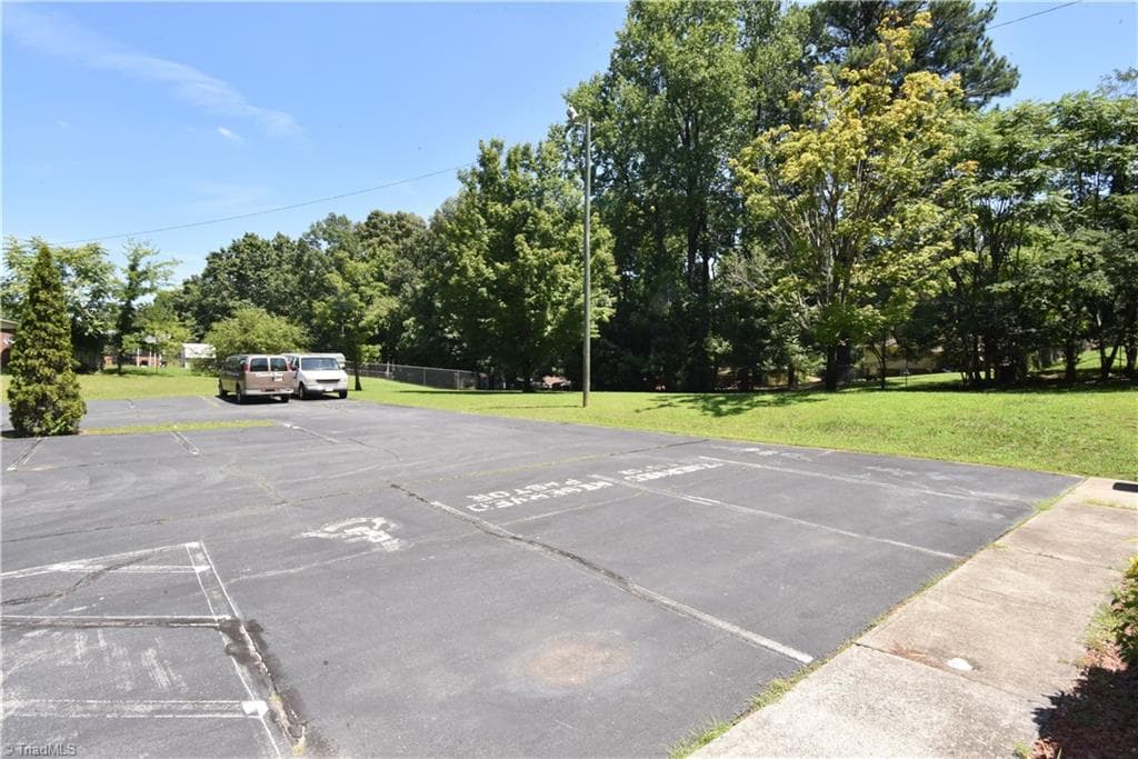 Remarks at 1355 Peachtree Street, Winston-Salem NC 27107, Winston-Salem, photo 55 of 58