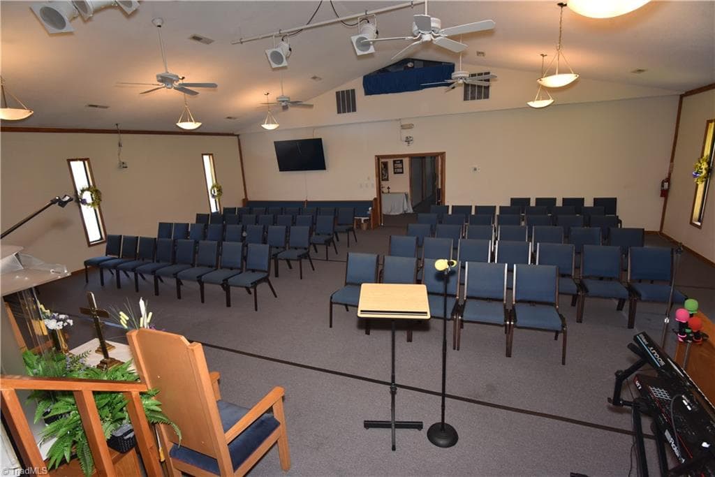 Remarks at 1355 Peachtree Street, Winston-Salem NC 27107, Winston-Salem, photo 29 of 58