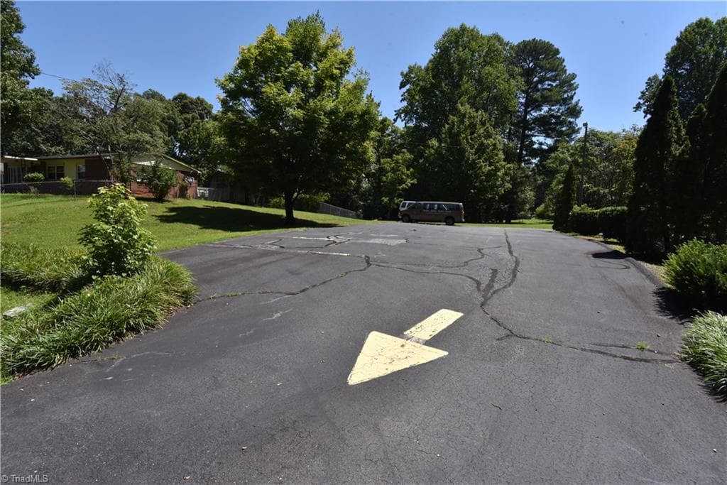 Remarks at 1355 Peachtree Street, Winston-Salem NC 27107, Winston-Salem, photo 21 of 58
