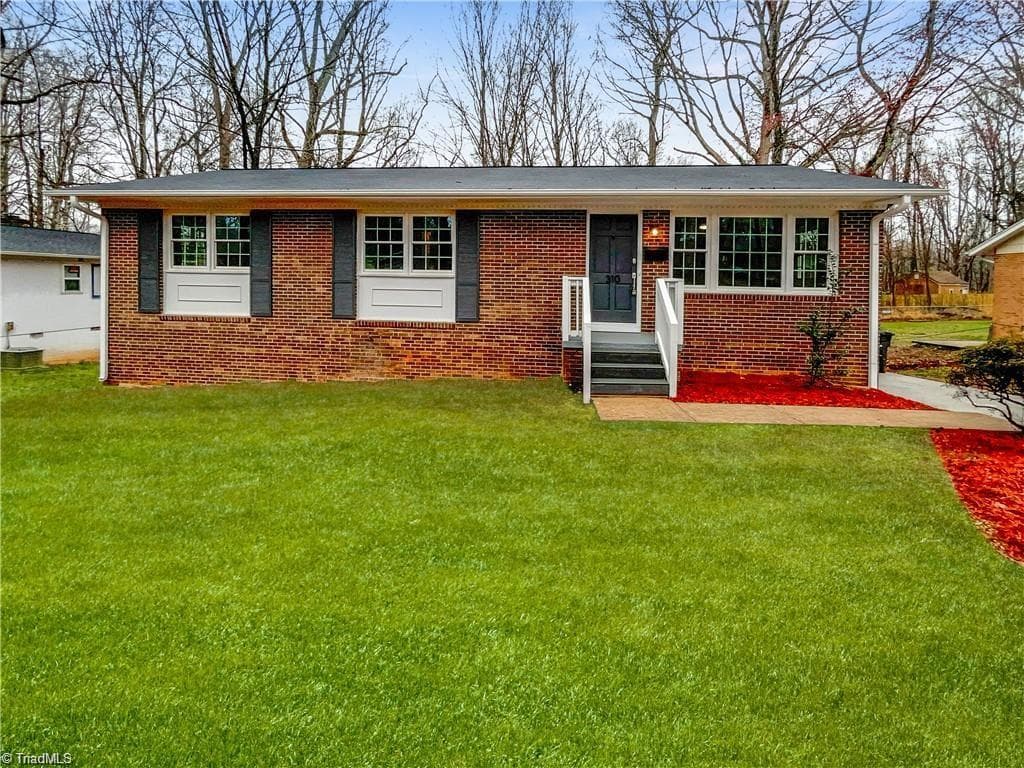 Stick/Site Built at 310 Foxcroft Drive, Winston-Salem NC 27103, Winston-Salem, photo 2 of 16