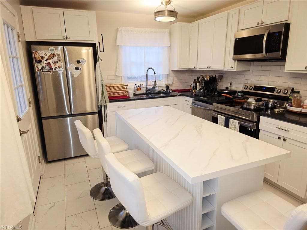 Stick/Site Built at 310 Foxcroft Drive, Winston-Salem NC 27103, Winston-Salem, photo 6 of 16