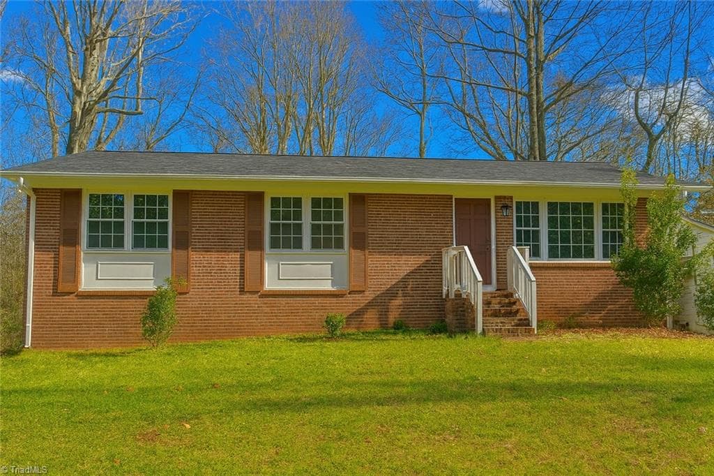 310 Foxcroft Drive, Winston-Salem NC 27103